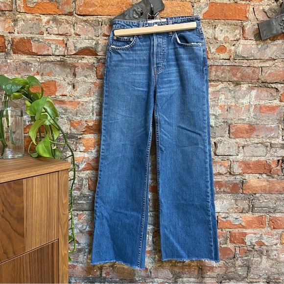 SOLD | Reformation Fawcett Jeans Size 24 - Picture 3 of 9